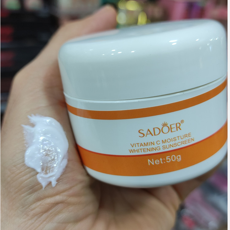 ضد آفتاب سفید کننده ویتامین سی سادور SPF 50