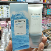 ضد آفتاب بی رنگ سنتلا اسکین 1004 با SPF 50