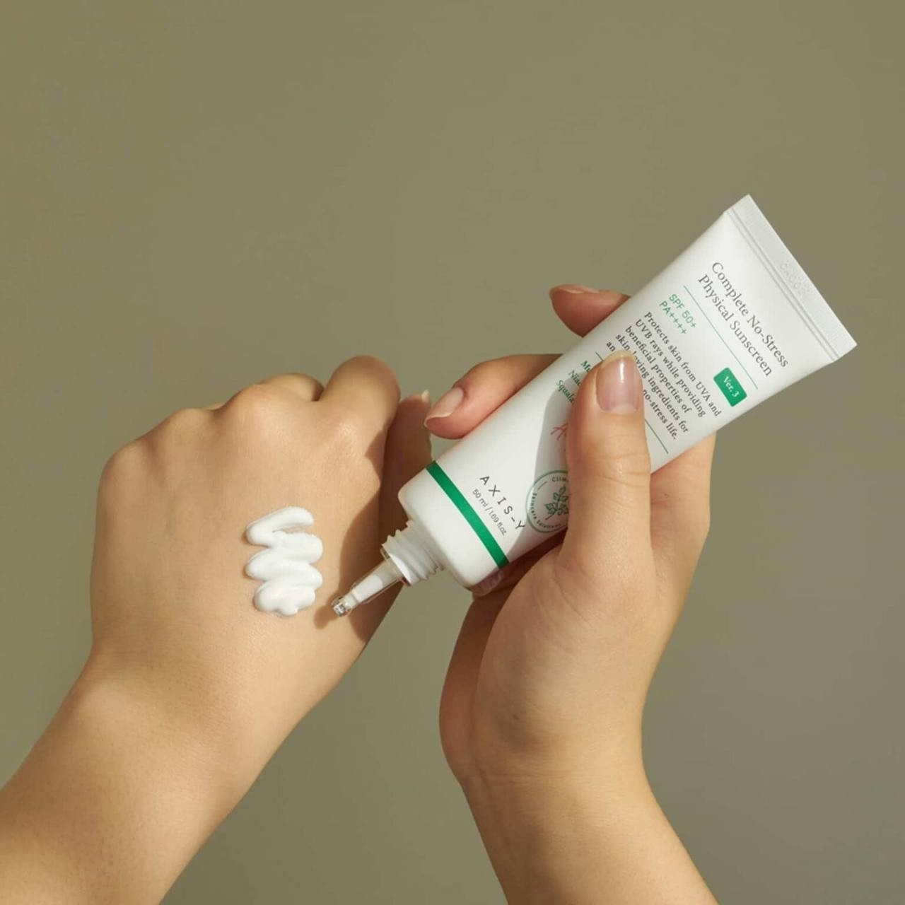 ضد آفتاب بی رنگ چای سبز اکسیس وای کره SPF 50