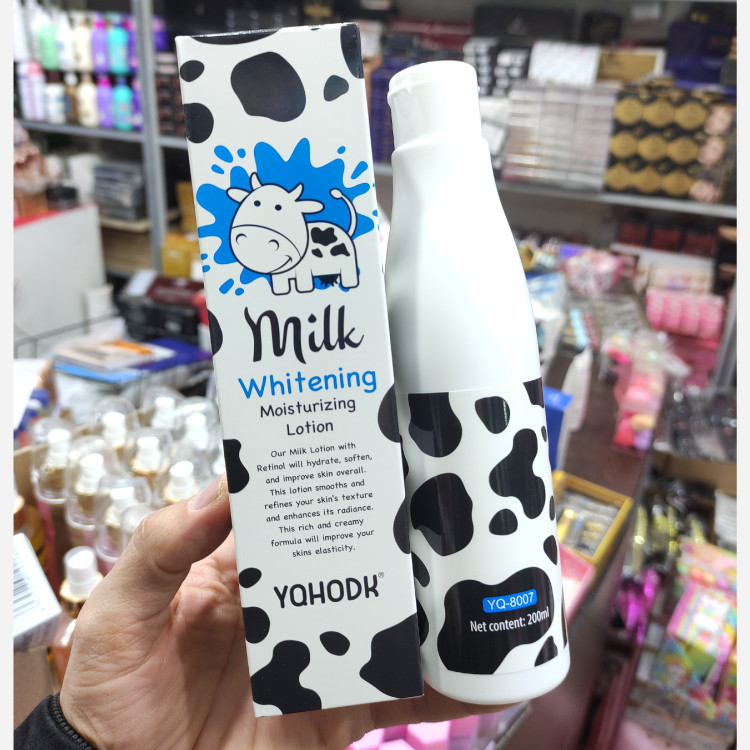 لوسیون بدن سفید کننده و آبرسان شیر گاو Yqhodk