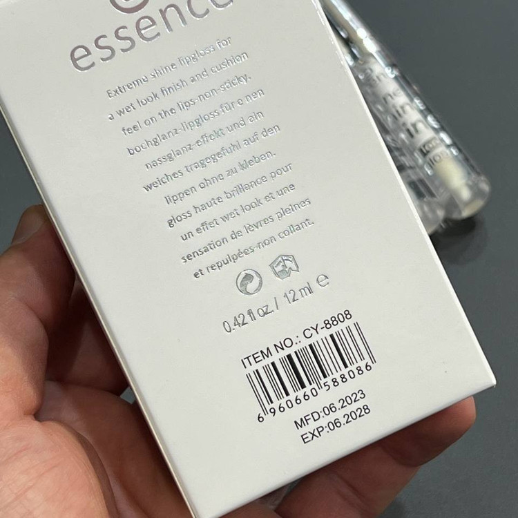 برق لب ویتامینه اسنس essence