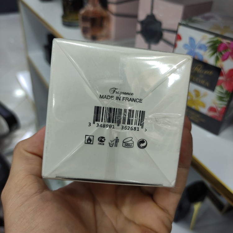 ادکلن هالووین شرکت جسیکا تواین فرانسه اصلی