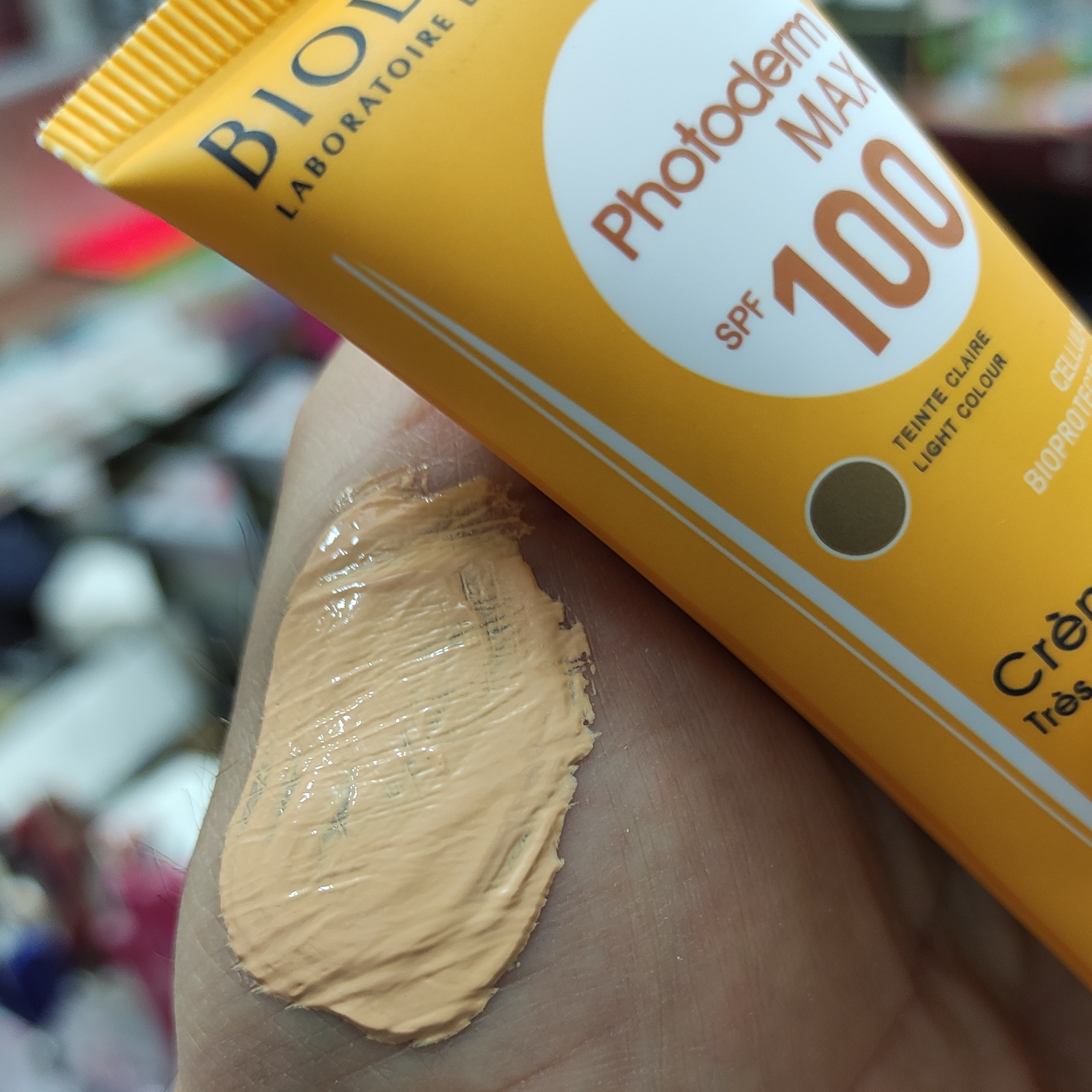 ضد آفتاب کرم پودری بیودرما SPF 100 فاقد چربی