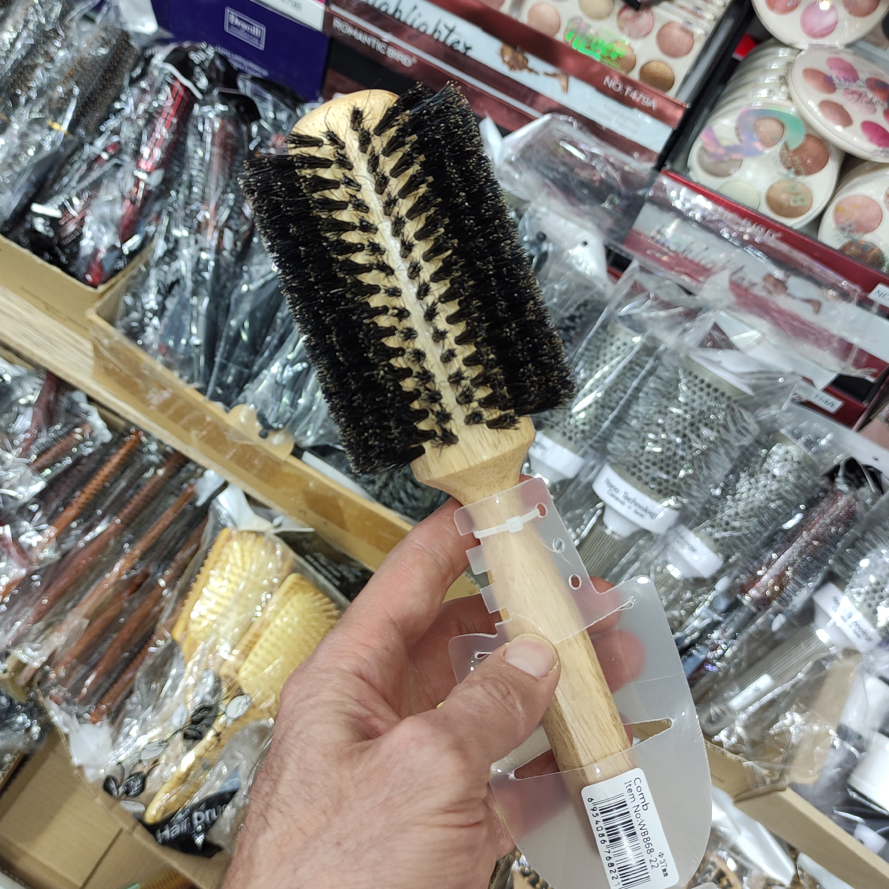 برس مو گرد چوبی نسوز سشواری سایز 33 مناسب براشینگ و  فر و حجم دهندگی مو  بدون اسیب به مو و بدون وزی مو ضد الکتریسیته