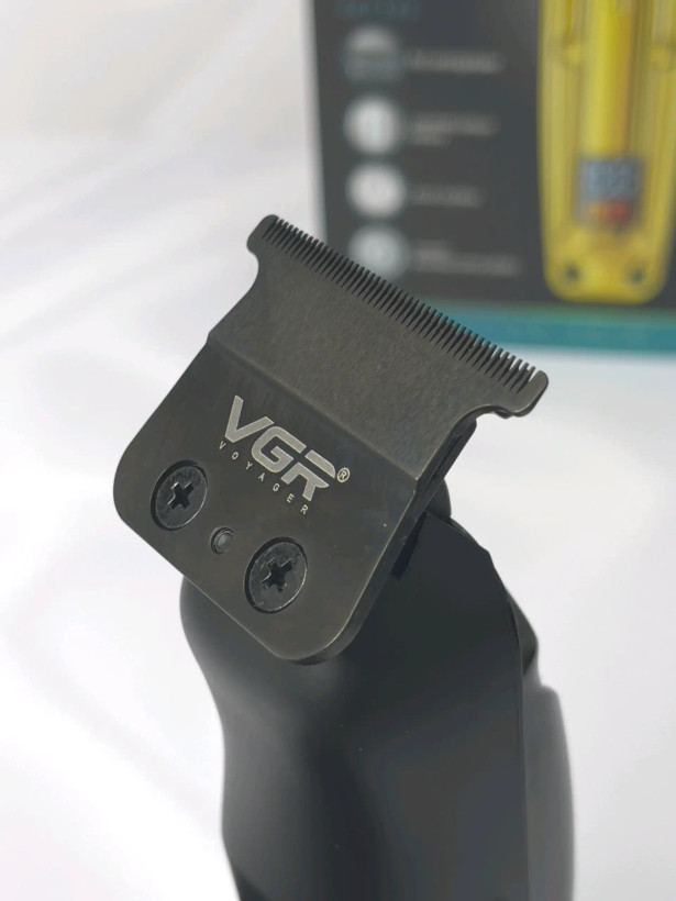 ماشین اصلاح خط زن وی جی آر مدل V-904