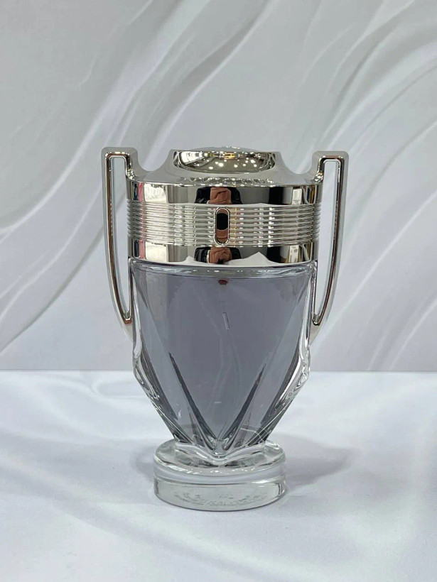 ادکلن اینوکتوس پاکو رابان Paco Rabanne Invictus