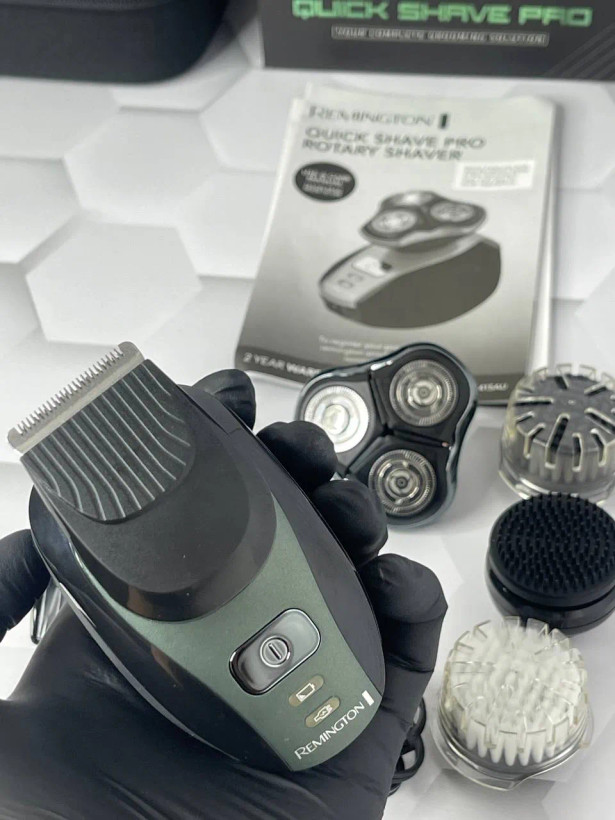 ریش تراش سه تیغ رمینگتون مدل Remington R8418CN