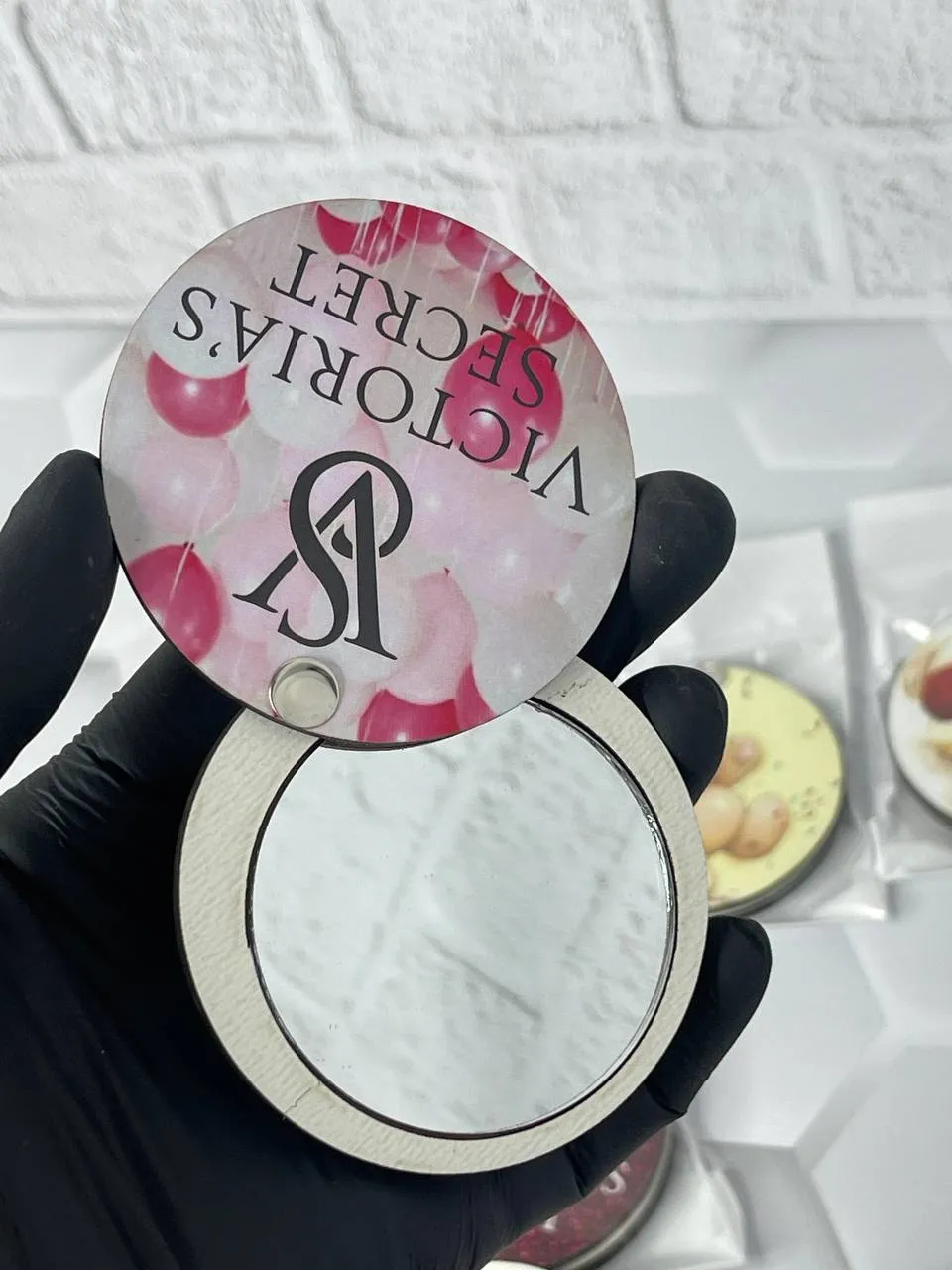 آیینه جیبی چوبی فانتزی ویکتوریا سکرت Victoria Secret