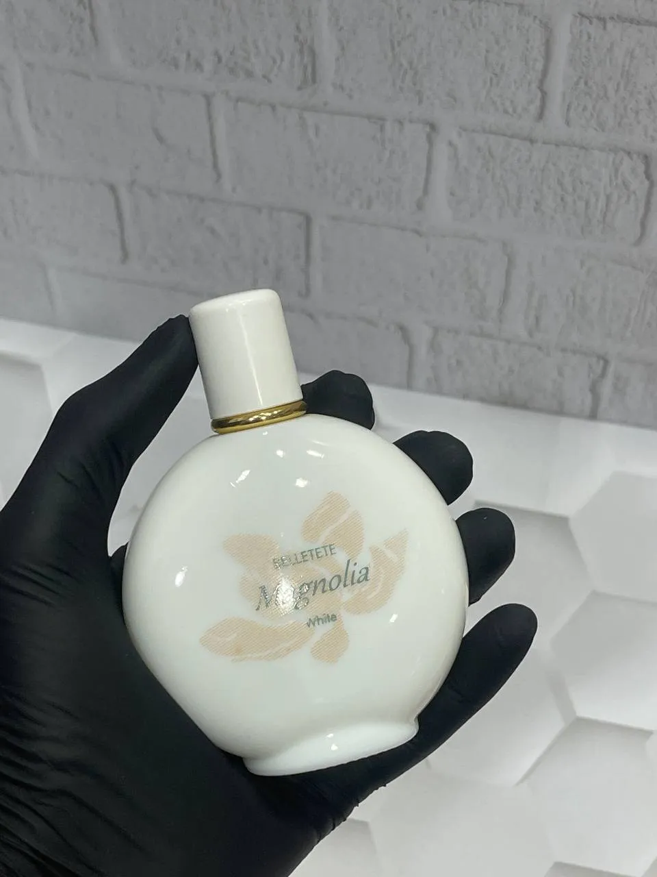 ادکلن زنانه مگنولیا وایت Magnolia whiteاصل