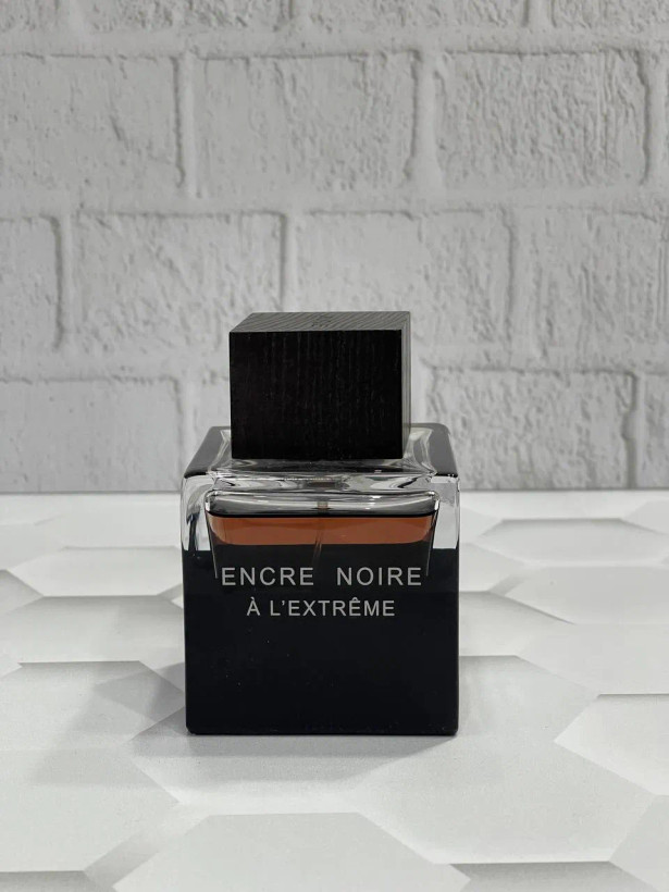 لالیک انکر نویر ال اکستریمlalique Encre Noire A L Extremeاصل