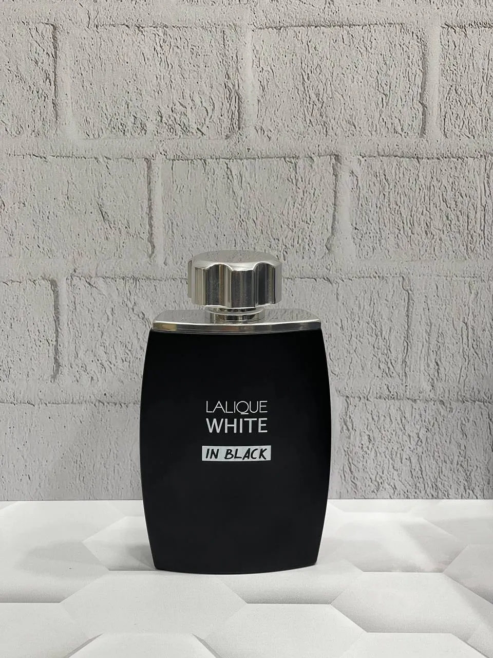عطر ادکلن لالیک وایت این بلک Lalique White in Blackاصل