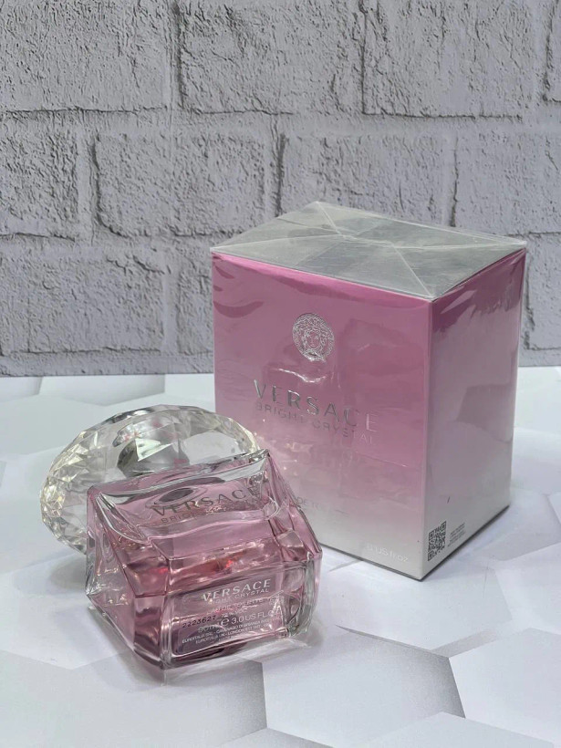ادکلن ورساچه صورتی-برایت کریستال Versace Bright Crystalاصل