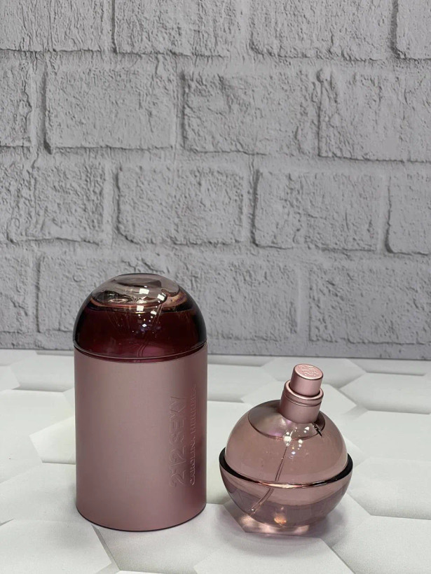 ادکلن کارولینا هررا 212 زنانه Carolina Herrera 212 syاصل