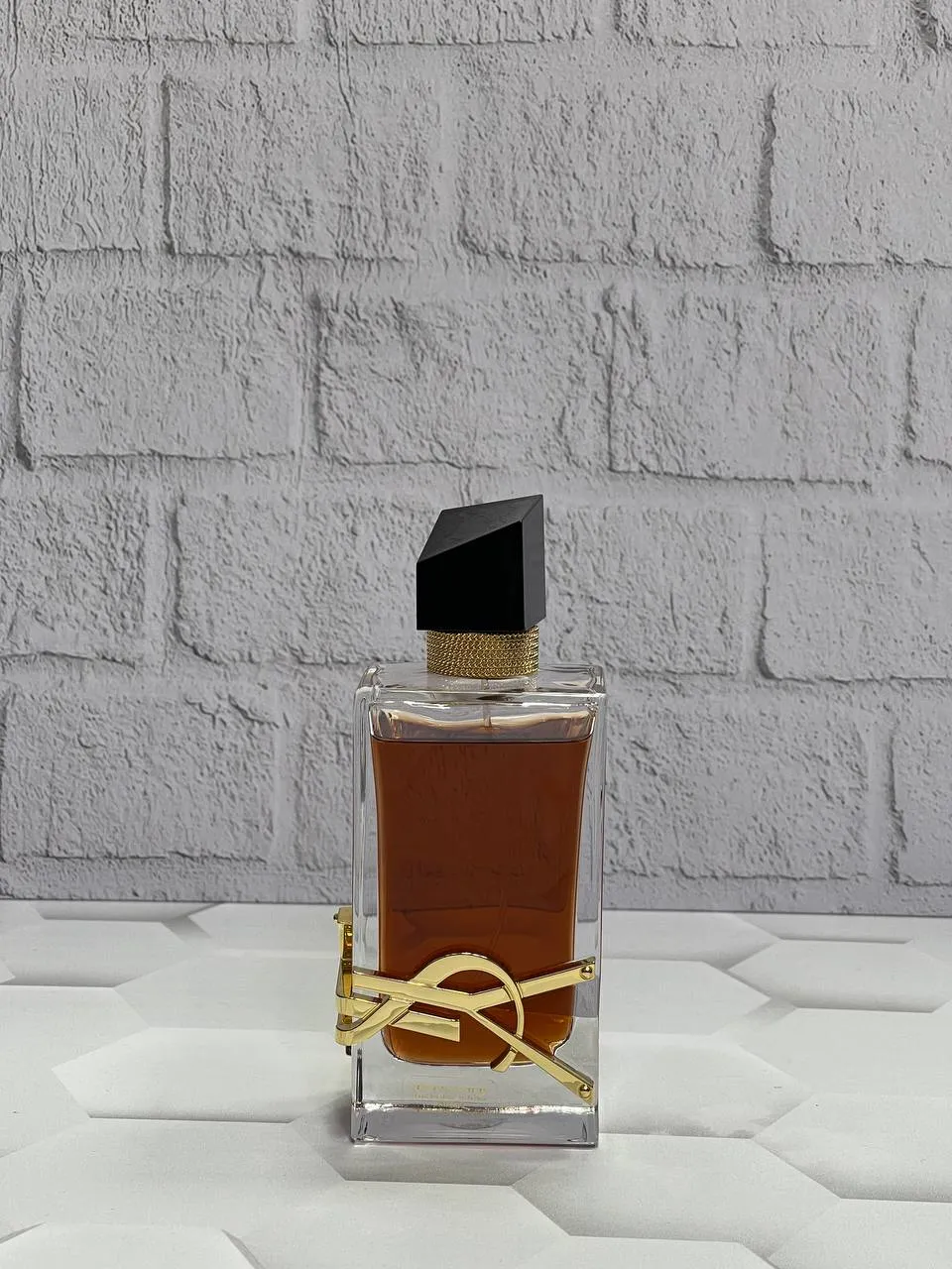 ادکلن ایو سن لورن لیبره له پارفوم  YSL Libre Le Parfumاصل