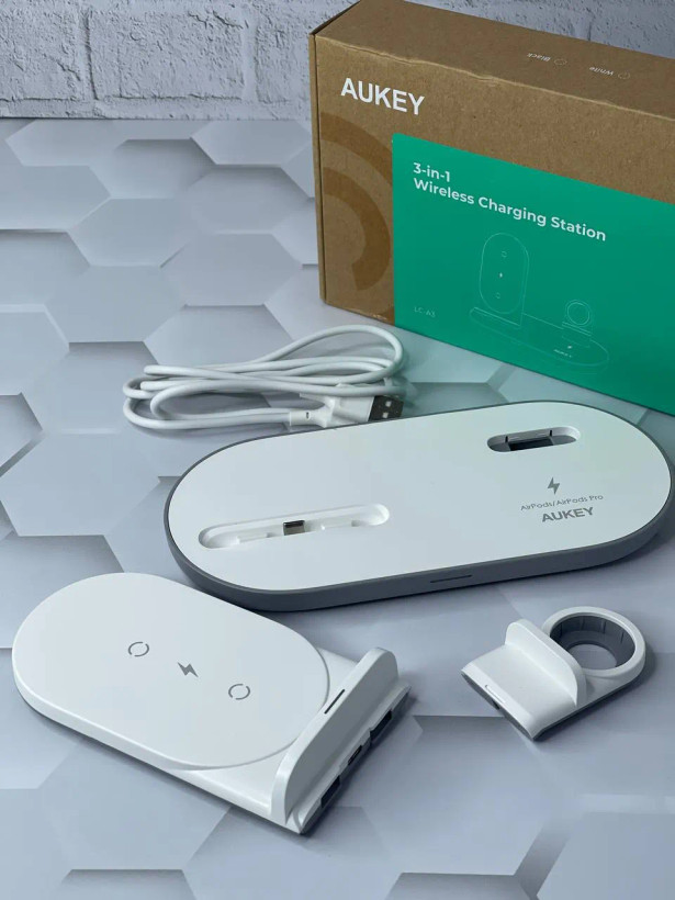 شارژر بی سیم آکی AUKEY مدل LC-A3