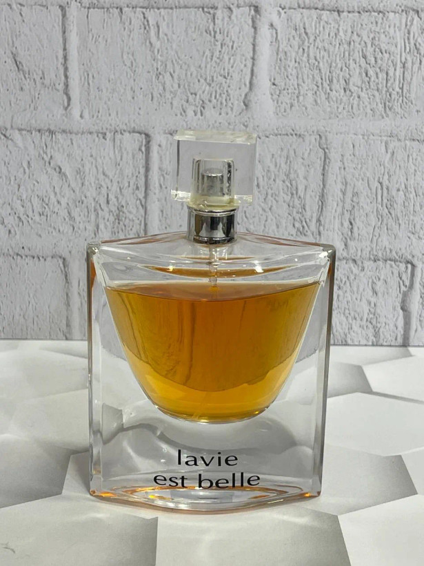 ادکلن لانکوم لاویه بل جسیکا تویینJessica Twain Lavie Est Belle