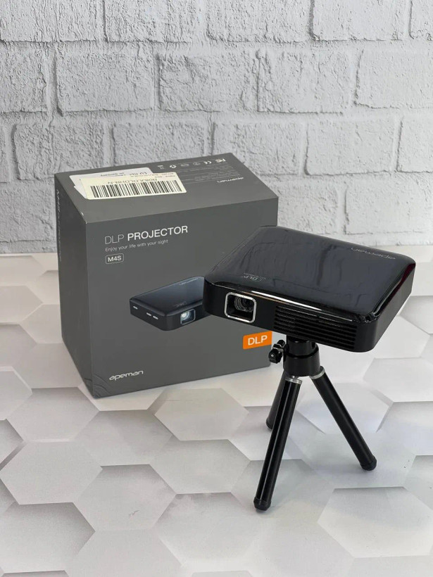 مینی ویدئو پروژکتور اپمن مدل M4S Apeman Mini Video Projector