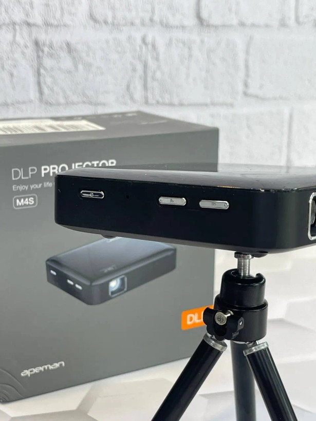 مینی ویدئو پروژکتور اپمن مدل M4S Apeman Mini Video Projector