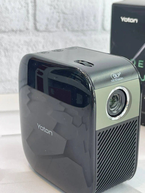 مینی ویدئو پروژکتور یوتون YOTON Y100 DLP Mini Video Projector 480P
