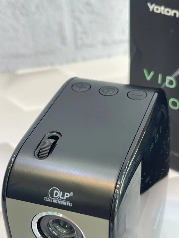 مینی ویدئو پروژکتور یوتون YOTON Y100 DLP Mini Video Projector 480P