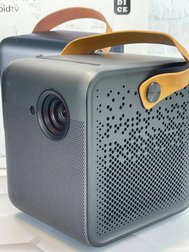 ویدئو پروژکتور قابل حملWEMAX Dice Outdoor Portable Projectorاصل