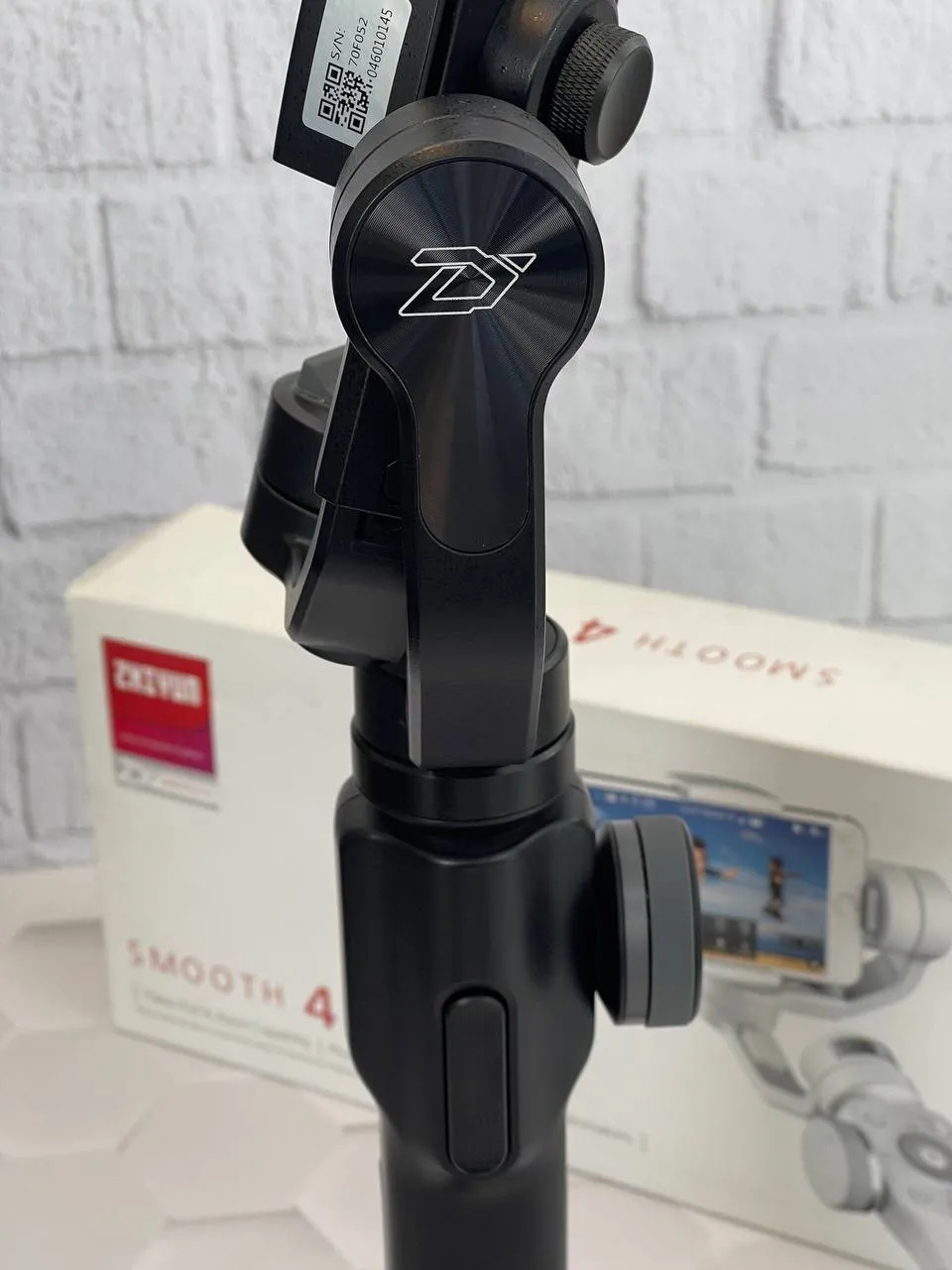 مونوپاد و لرزشگیرسه محوره zhiyun smooth 4 Mobile monopodاصل