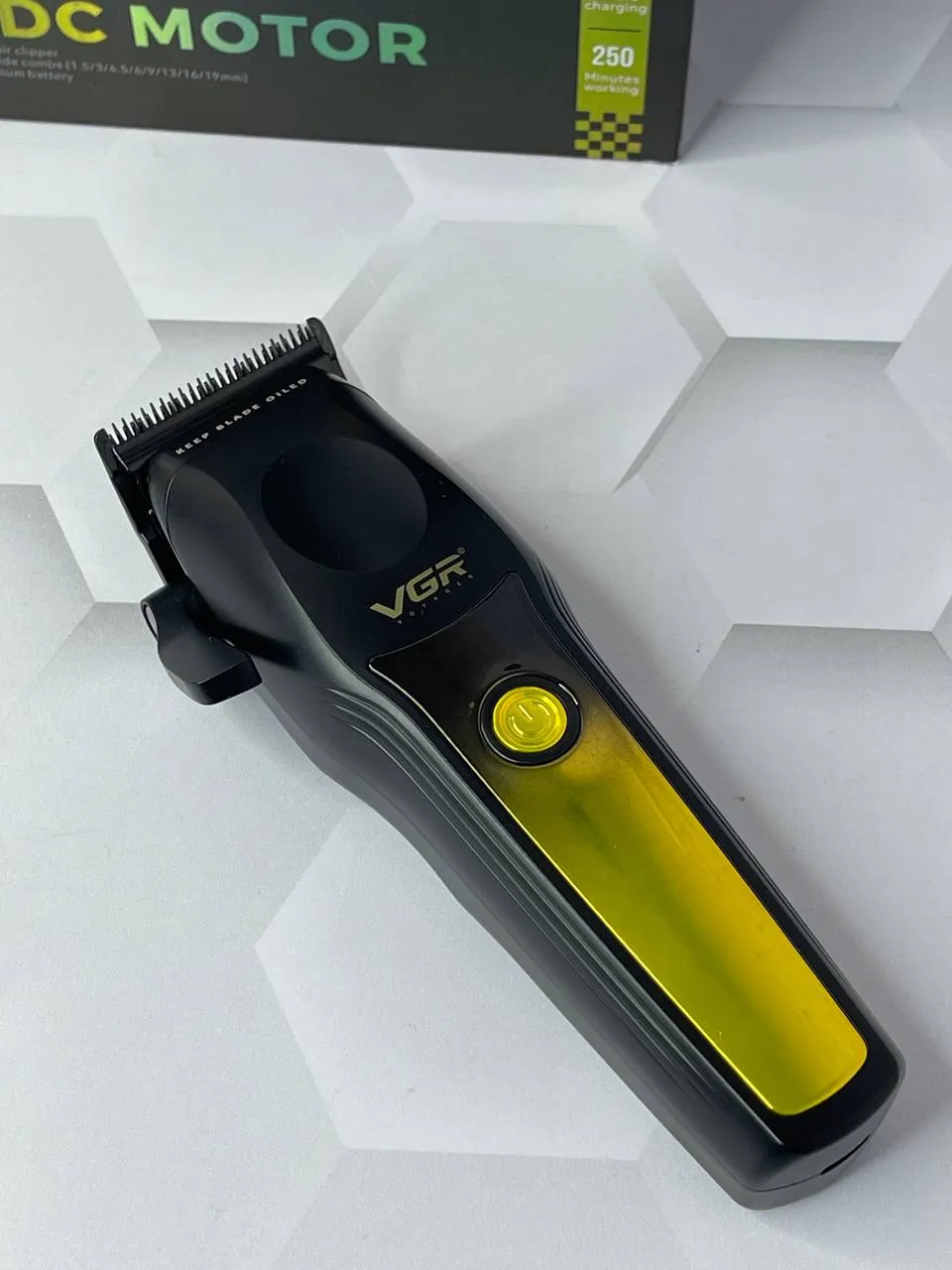 ماشین اصلاح وی جی آر مدل VGR V-195