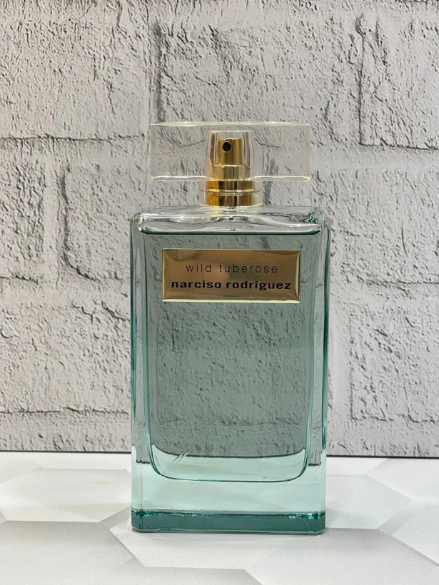 ادکلن زنانه رودریگز وایلد تیوبروز هارد باکسNarciso Rodriguez Wild Tuberose