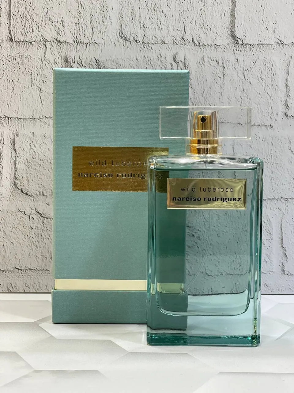 ادکلن زنانه رودریگز وایلد تیوبروز هارد باکسNarciso Rodriguez Wild Tuberose