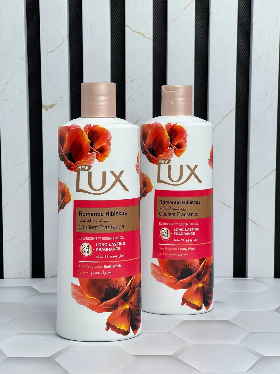 شامپو بدن LUX لوکس با رایحه گل بامیه Romantic Hibiscus